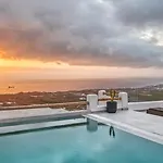 Dream Santorini *